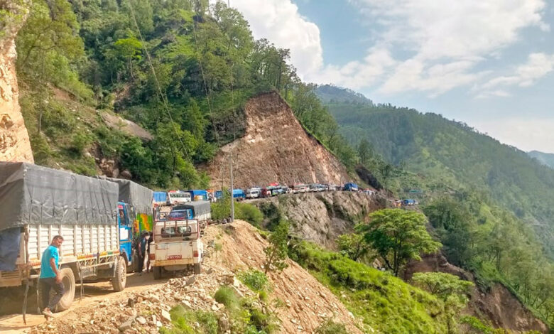Photo of कर्णालीमा सडक दुर्घटनाको अवस्था भयावह, एक वर्षमा ११२ जनाको मृत्यु, दुई हजार घाइते