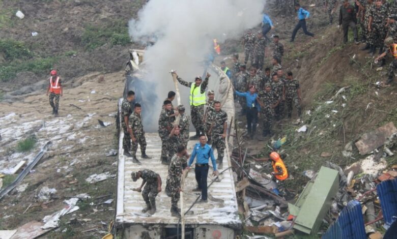 Photo of नागरिक उड्डयन प्राधिकरणले भन्यो : उड्ने बितिकै दाहिनेतिर मोडिएर जहाज दुर्घटना, १८ जना मृत्यु